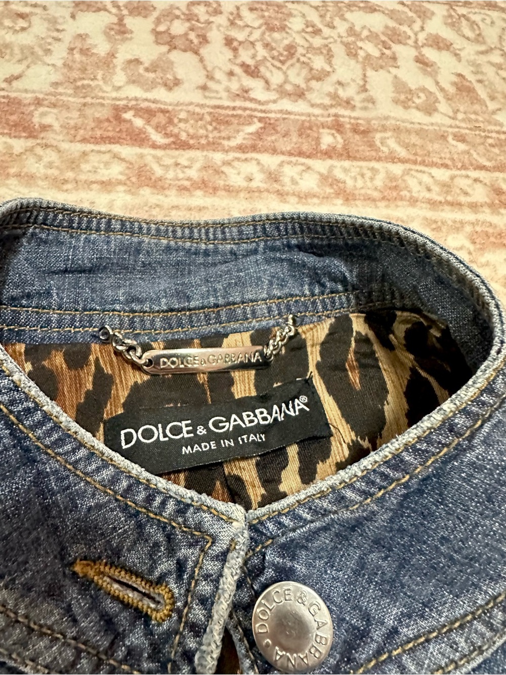 Vintage Dolce & Gabbana Jean Jacket With 🐆  Leopard Lining - Sz 40 - Picture 5 of 16